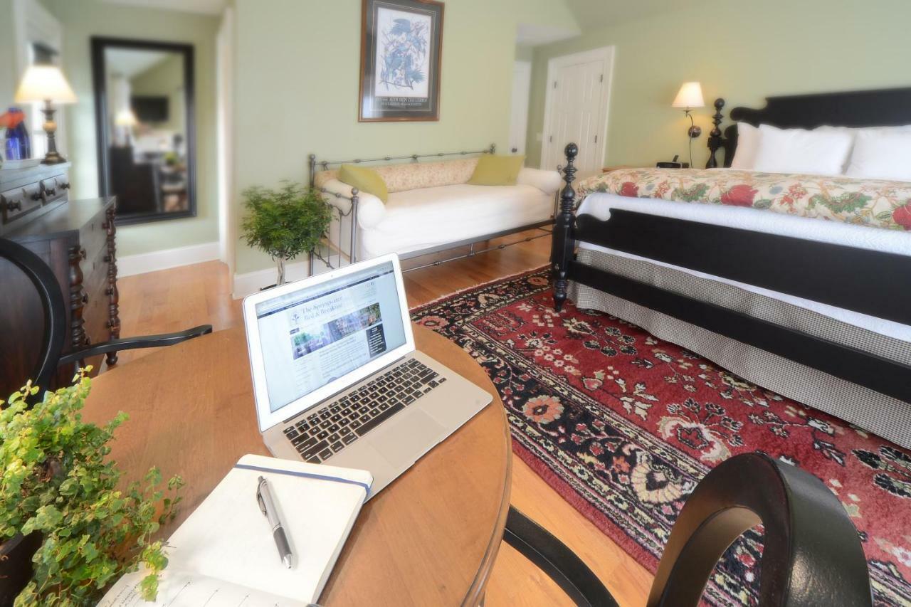 The Springwater Bed And Breakfast Saratoga Springs Exteriér fotografie